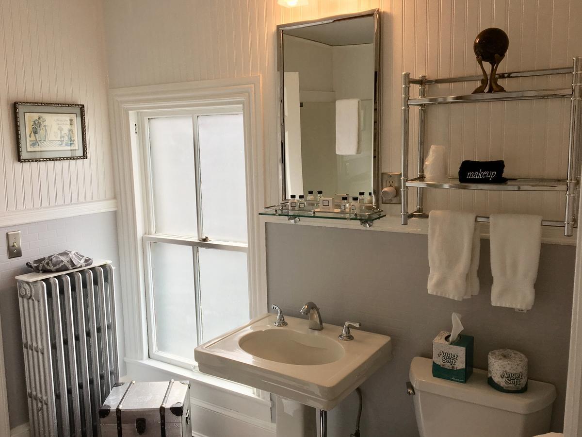 Queen Vic Guest House Provincetown Buitenkant foto